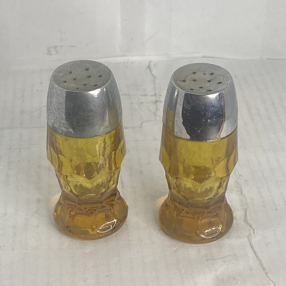 Vintage 4" Viking Georgian Honeycomb Amber Glass Salt & Pepper Shakers
